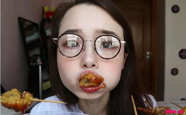 �������ۡ�С���Բ�ը����һ��������¶���ԣ������ѷ���ͼ
