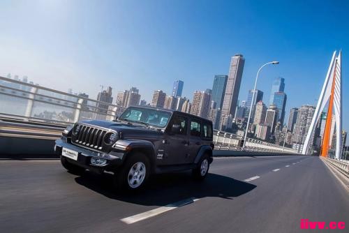 Jeep�¾�40����ʵ��ǰ�У��Ұ���ɽ��Ϊ��ɽ��������